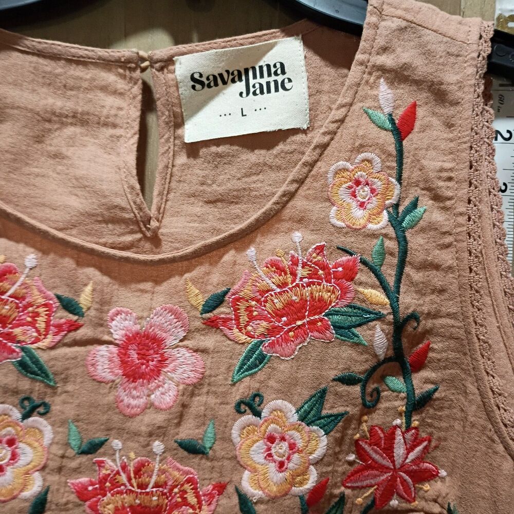 Savanna Jane embroidered tank top large - Picture 2 of 6